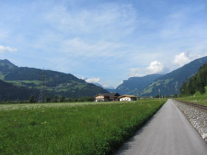 Radweg entlang der Zillerbahn
